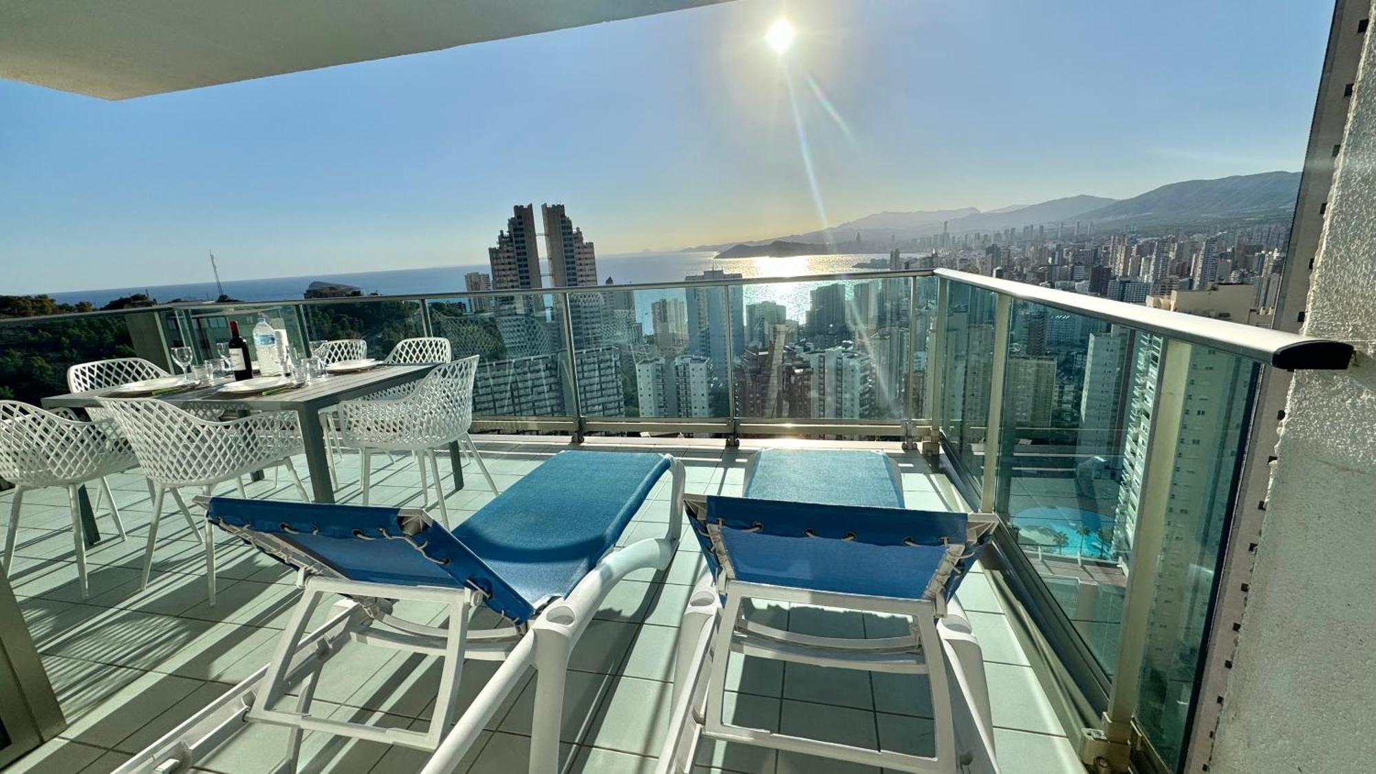 Highrise Apartment With Stunning Views From Private Balcony 85 Benidorm Exterior photo